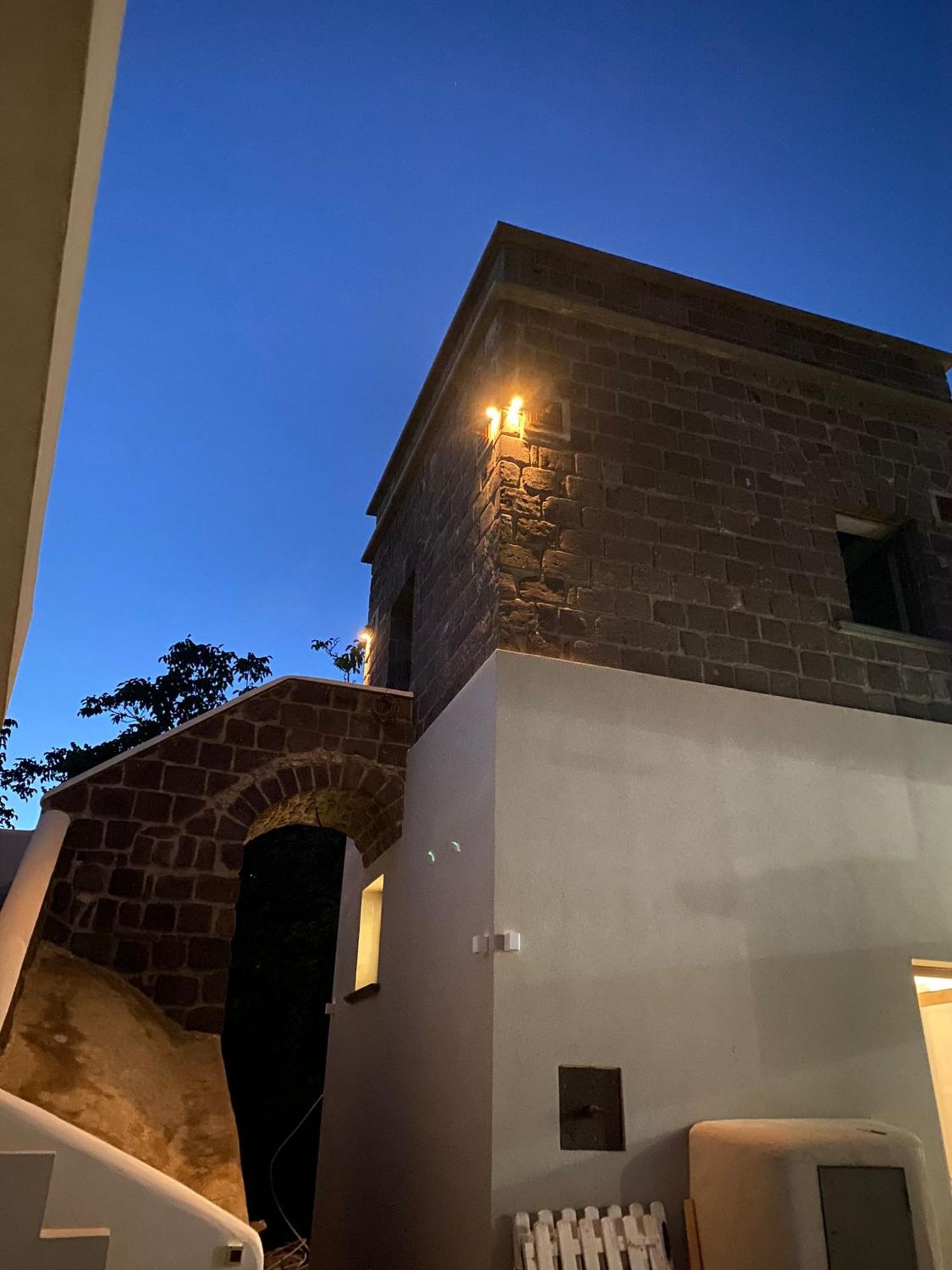 Torre Delle Grazie Sorrento Suite วีโกเอเกวนเซ ภายนอก รูปภาพ