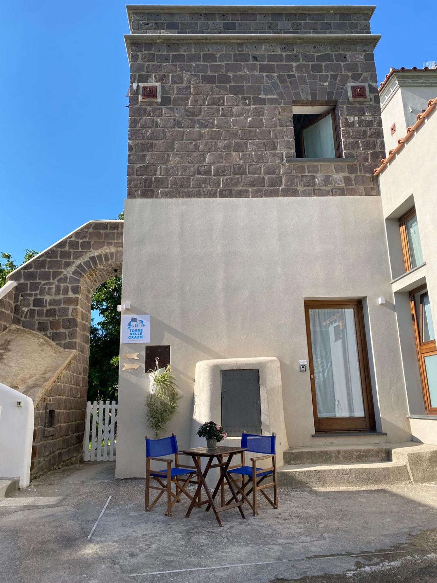 Torre Delle Grazie Sorrento Suite วีโกเอเกวนเซ ภายนอก รูปภาพ