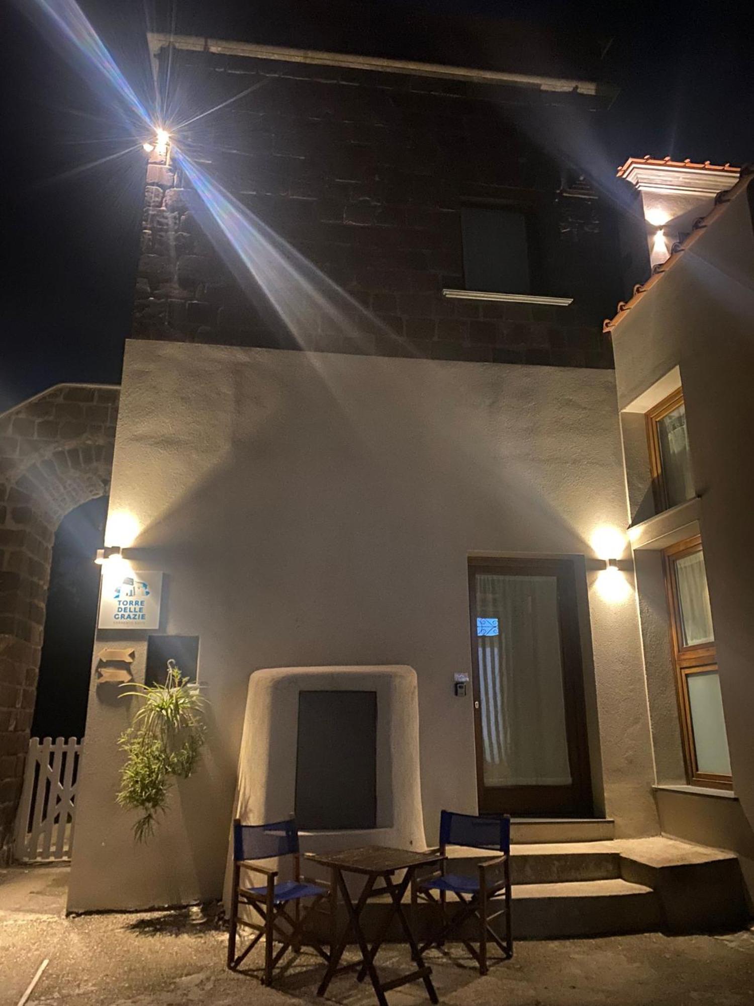 Torre Delle Grazie Sorrento Suite วีโกเอเกวนเซ ภายนอก รูปภาพ