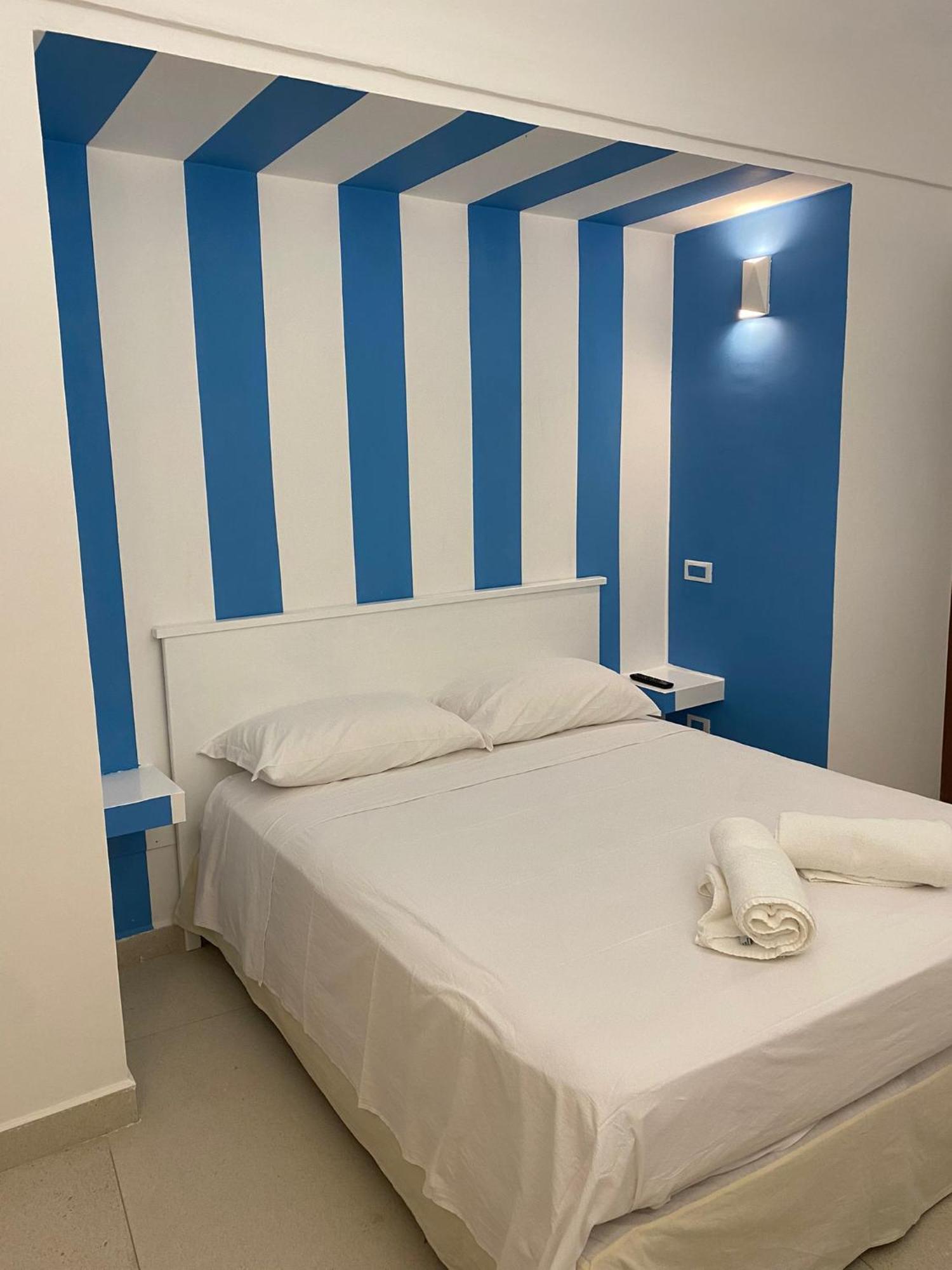 Torre Delle Grazie Sorrento Suite วีโกเอเกวนเซ ภายนอก รูปภาพ